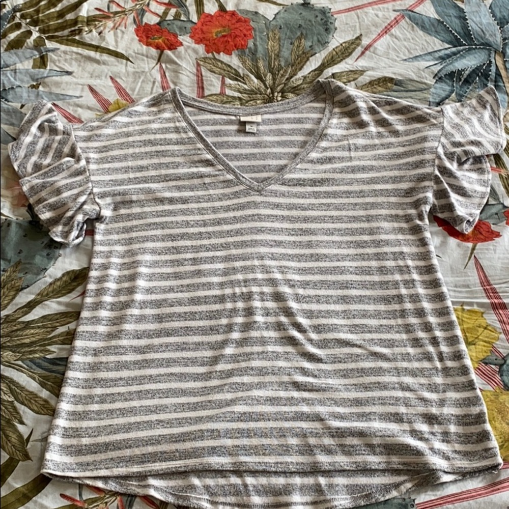 Flutter sleeve striped top